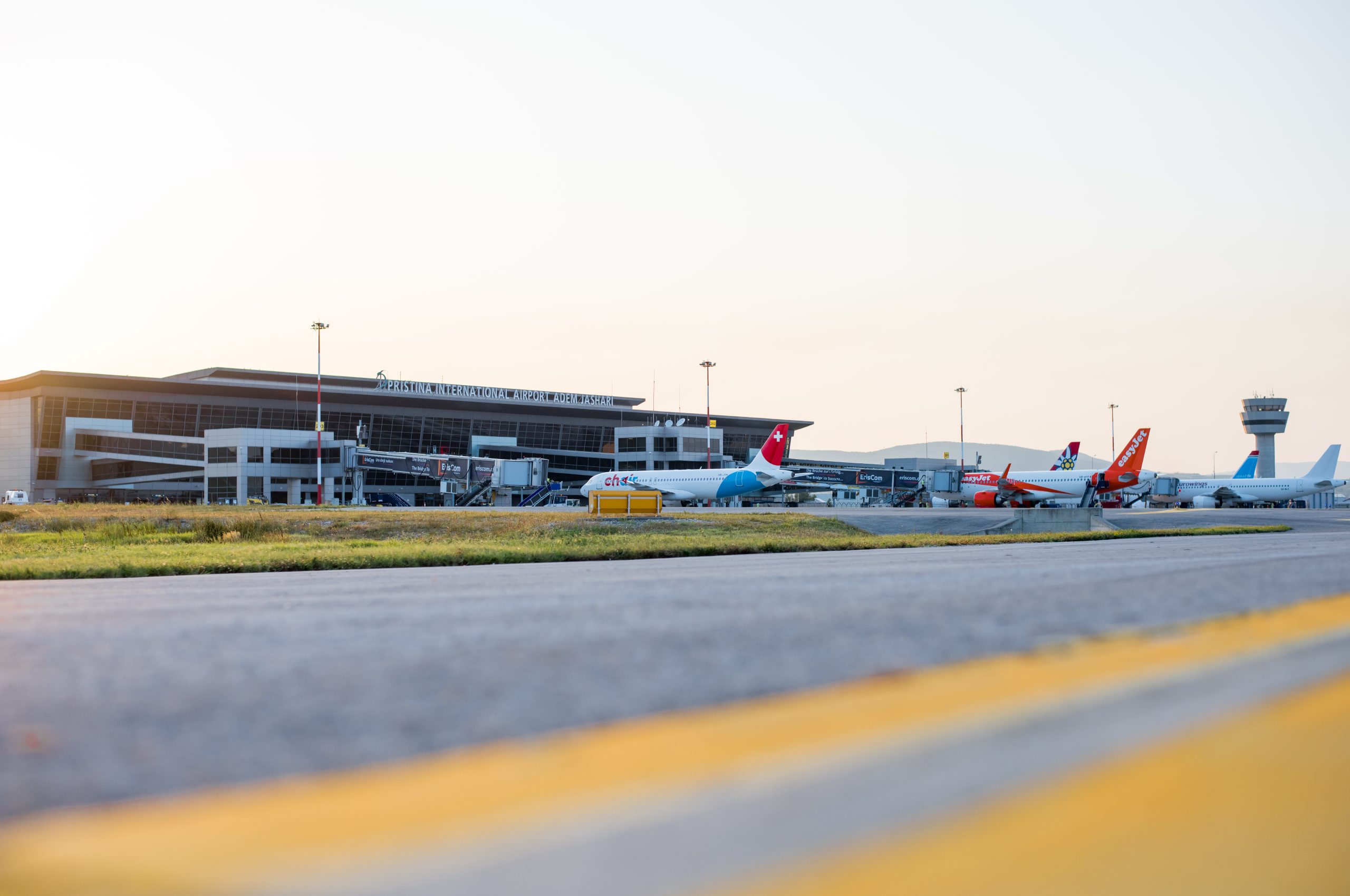 rritet-numri-i-pasagjereve-dhe-i-fluturimeve-ne-aeroportin-“adem-jashari”