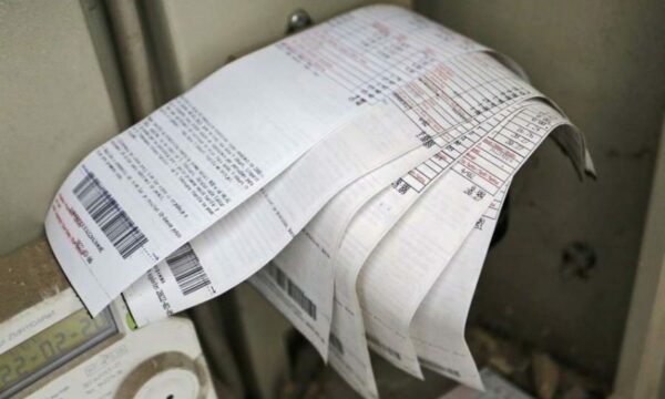 “te-vendosin-faturat-ne-zarfe”,-kerkesa-e-aip-per-ndermarrjet-publike-dhe-private