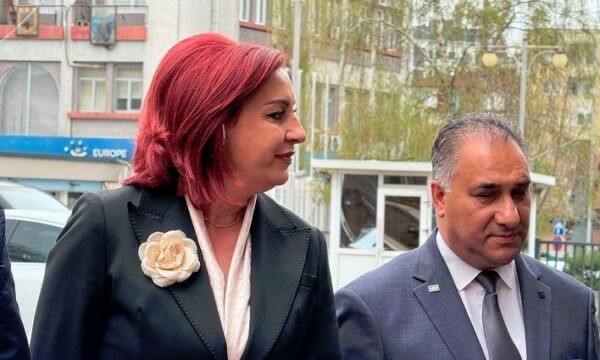 emilja-rexhepi-thote-se-“ndoshta”-sot-do-te-votoje-per-kryeperlamentarin
