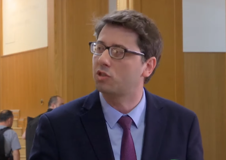 murati:-s’jemi-te-interesuar-per-bllokada-–-kuvendi-eshte-shtepi-e-deputeteve