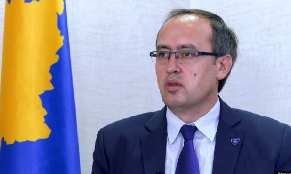 lajmet-per-mbylljen-e-mcc,-hoti-akuza-kurtit:-bukepermbyses,-kosova-do-t’i-humbe-220-milione-dollare