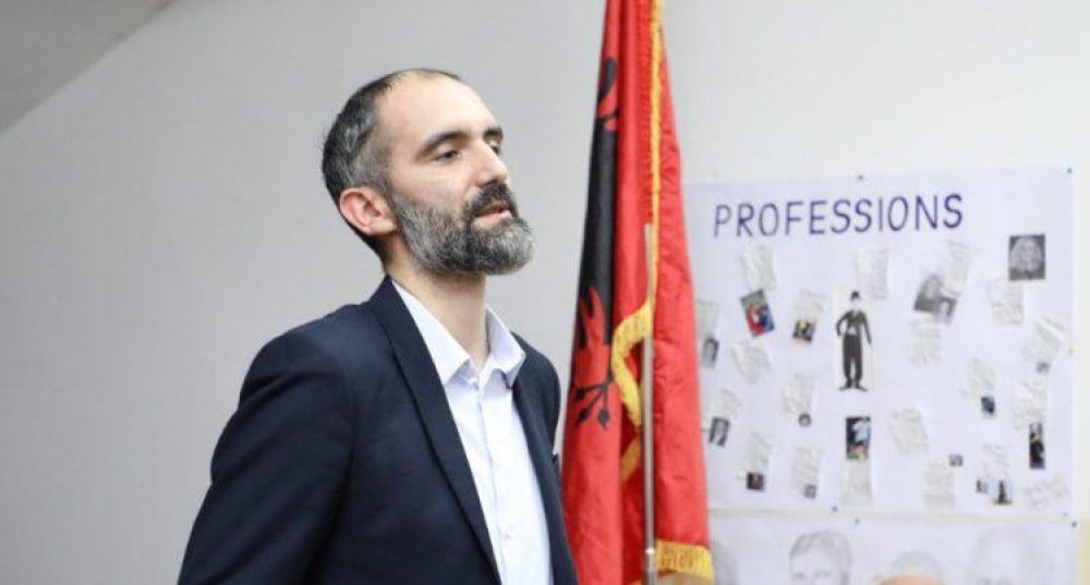 abrashi:-vetevendosje-nuk-pranon-logjiken-e-pazareve-politike
