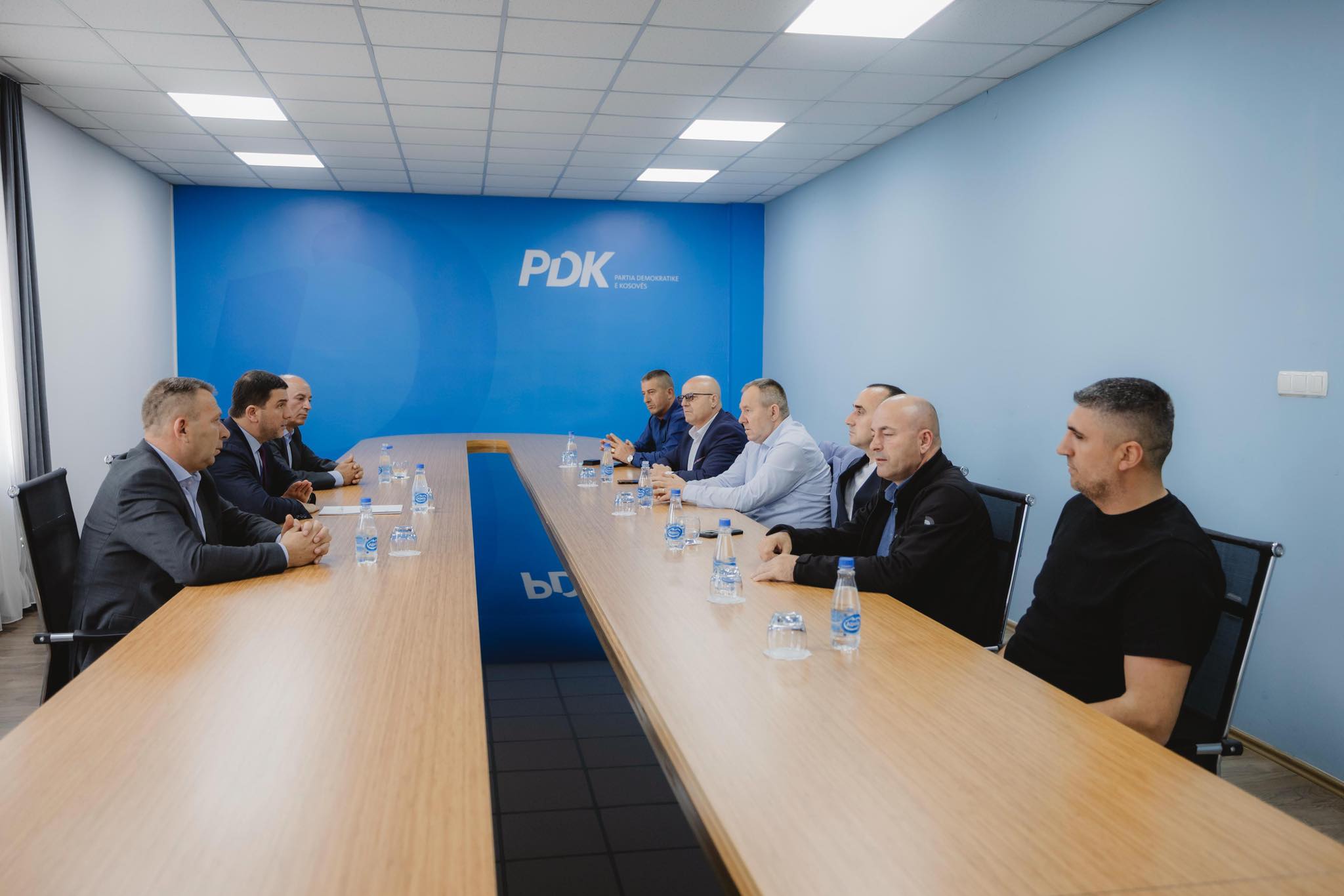 krasniqi-pret-drejtuesit-e-ovl-se:-e-kane-mbeshtetjen-e-plote-te-pdk-se-per-kerkesat-e-tyre