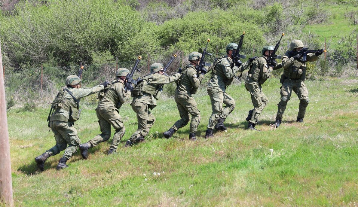 ushtaret-e-fsk-se-realizojne-ushtrimin-fushor-“arrow-bravo-25”