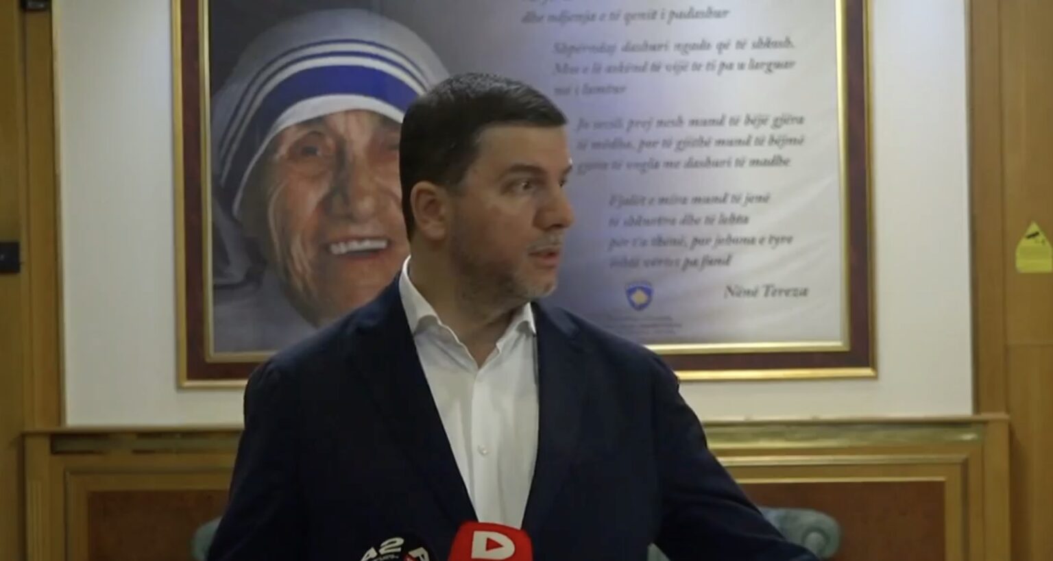 krasniqi:-vv-duan-me-zor-ta-bejnle-albulena-haxhiun,-nuk-kalon