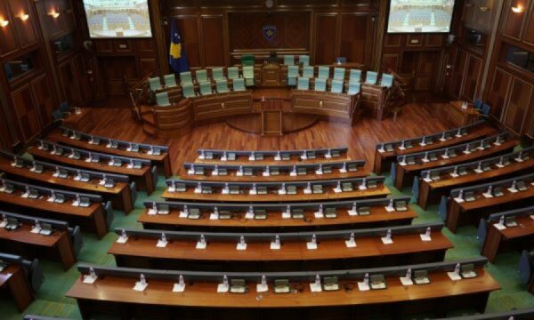 mengjesi-i-“dites-se-punetoreve”-do-te-nise-me-seancen-e-nente-konstituive