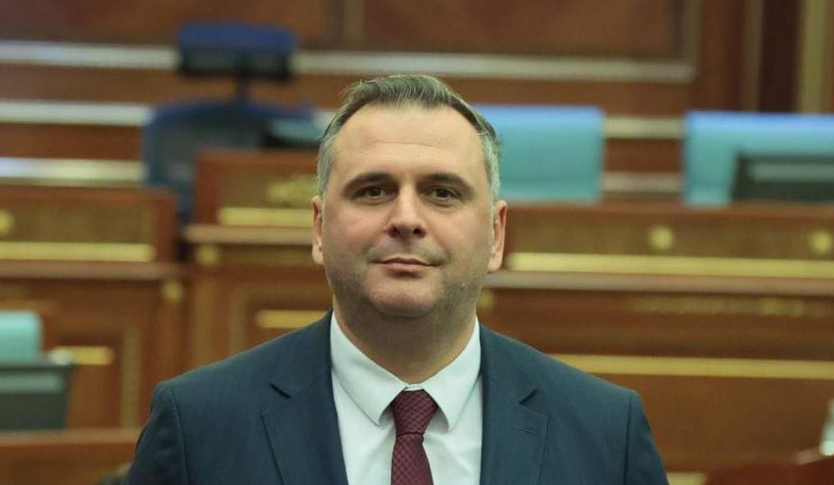 bajqinovci:-me-nismen-kemi-diskutuar-vetem-per-koalicionin-qeverises,-jo-per-kryeparlamentarin