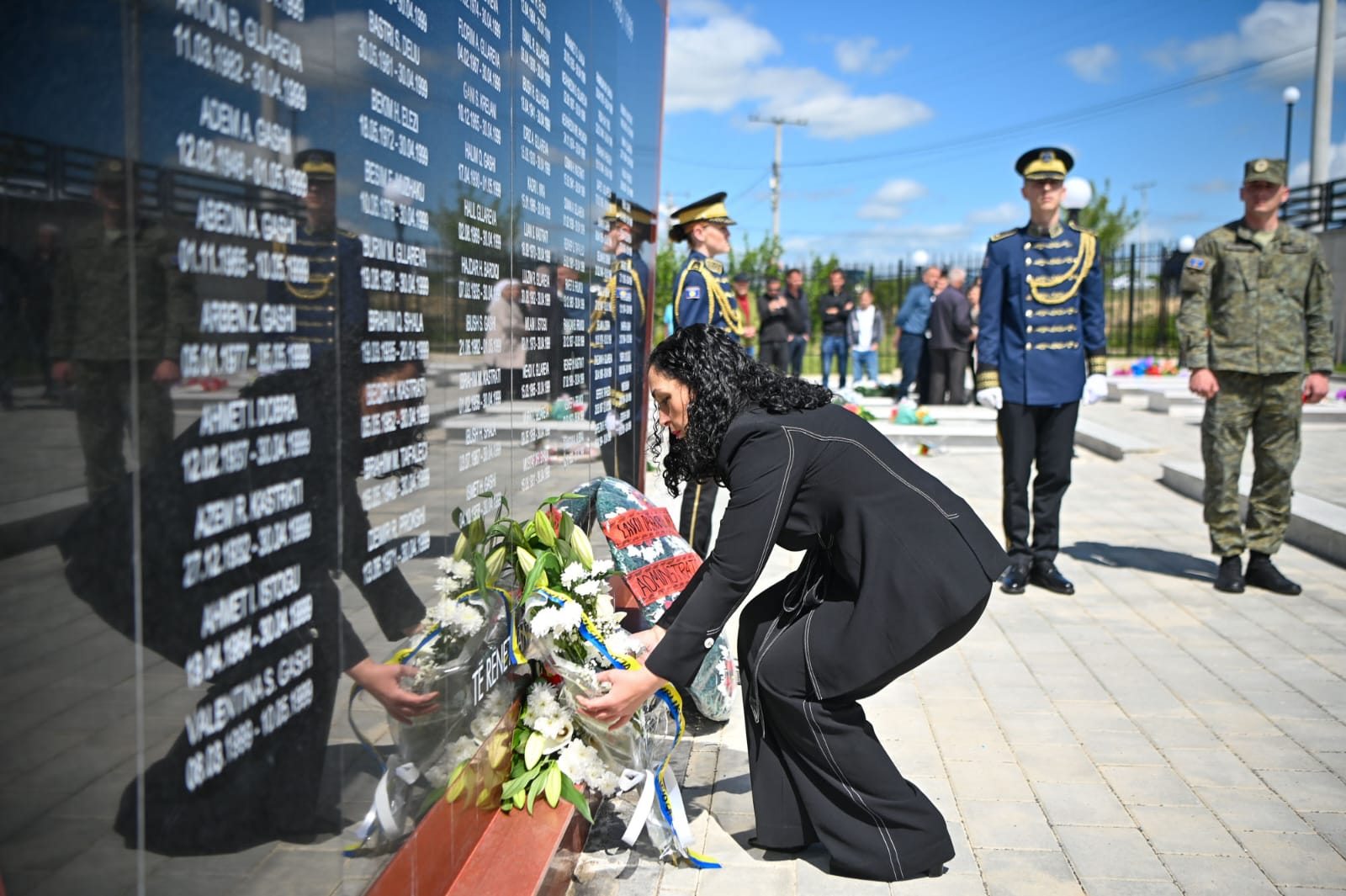 osmani-perkujtoi-26-vjetorin-e-mas*akres-ne-shtutice,-verbovc-dhe-fshatrat-perreth-te-drenasit