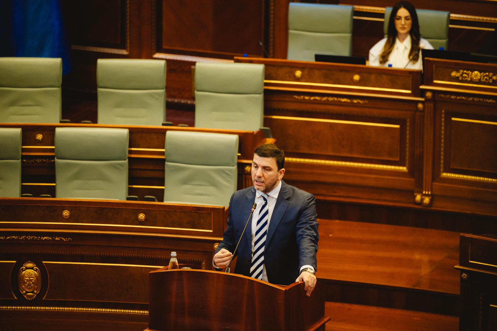 memli-krasniqi:-pdk-e-angazhuar-per-kosoven,nuk-do-te-heshtim-para-bllokades-dhe-paaftesise
