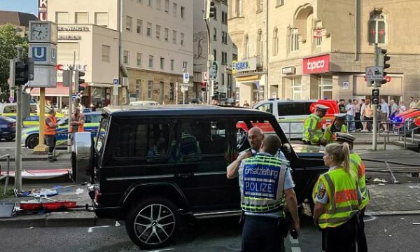 aksidenti-ne-stuttgart,-konsullata-e-kosoves-publikon-numrin-emergjent