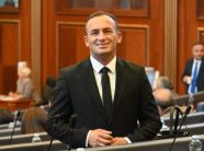 deputeti-i-vv-se:-ka-deputete-patriot-nga-opozita-qe-po-duan-zgjidhje