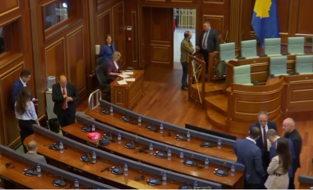 nis-grumbullimi-i-deputeteve-te-kosoves-per-seancen-e-10-te