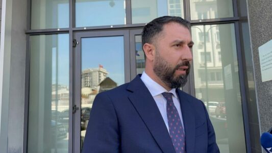 elbert-krasniqi:-ne-jemi-pro-zhbllokimit-te-situates,-nuk-shoh-zgjidhje-tjeter-pervecse-te-votohet