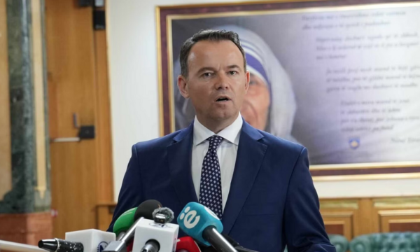 faton-peci-thote-se-albulena-haxhiu-eshte-perseri-kandidate