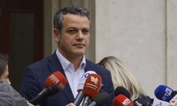 gashi-i-ldk-se:-nuk-kalon-kandidatura-e-albulena-haxhiut,-as-me-vote-te-hapur-as-te-fshehte