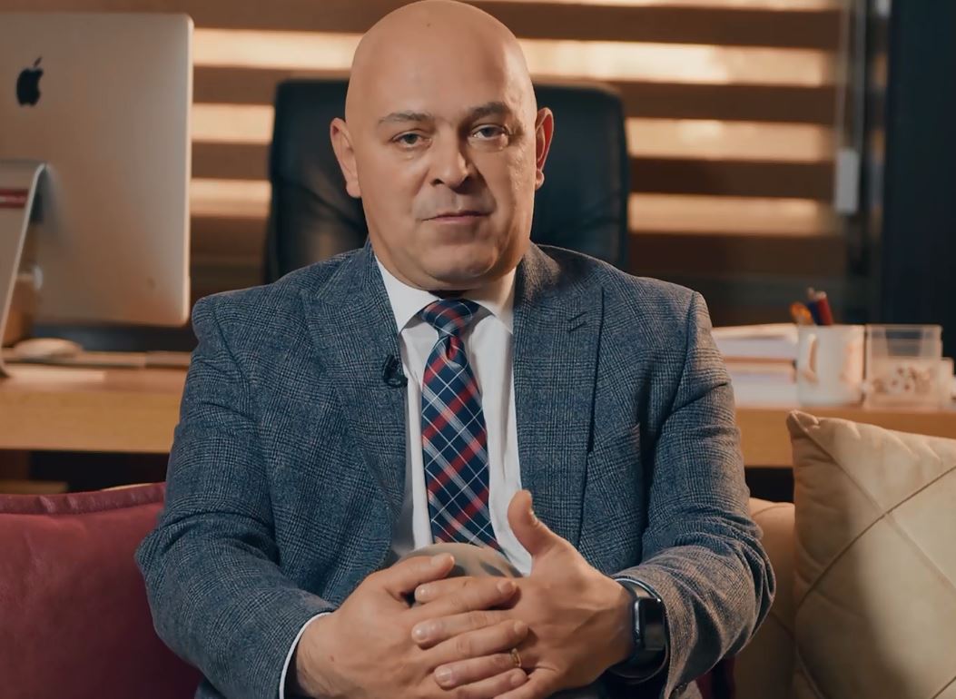 ardian-gjini:-adriatik-kelmendi-eshte-i-kosoves-–-duaje-tendin!