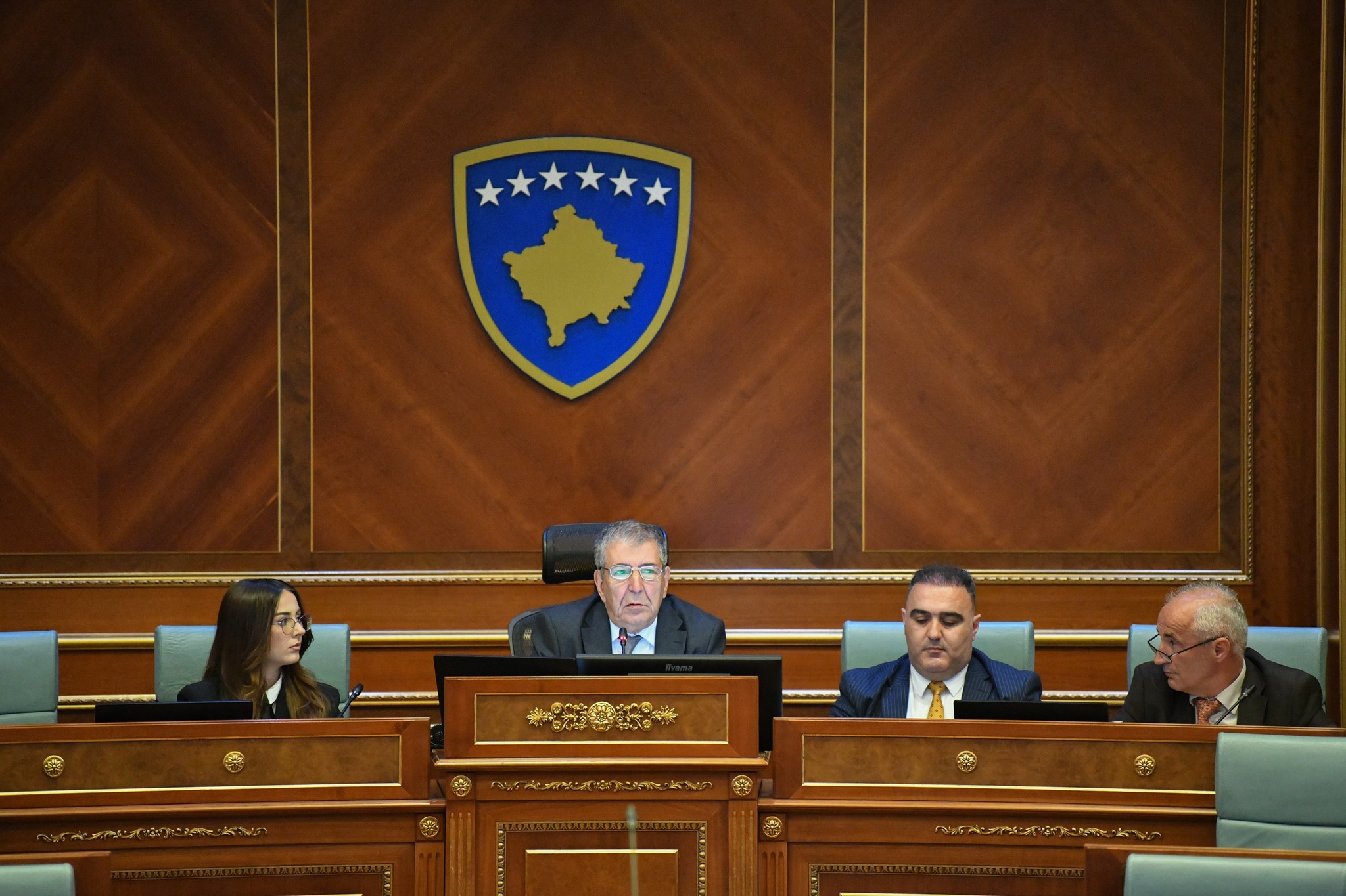 kuvendi-leshon-njoftim-per-vazhdimin-e-seances-konstituive-neser-ne-ora-10:00