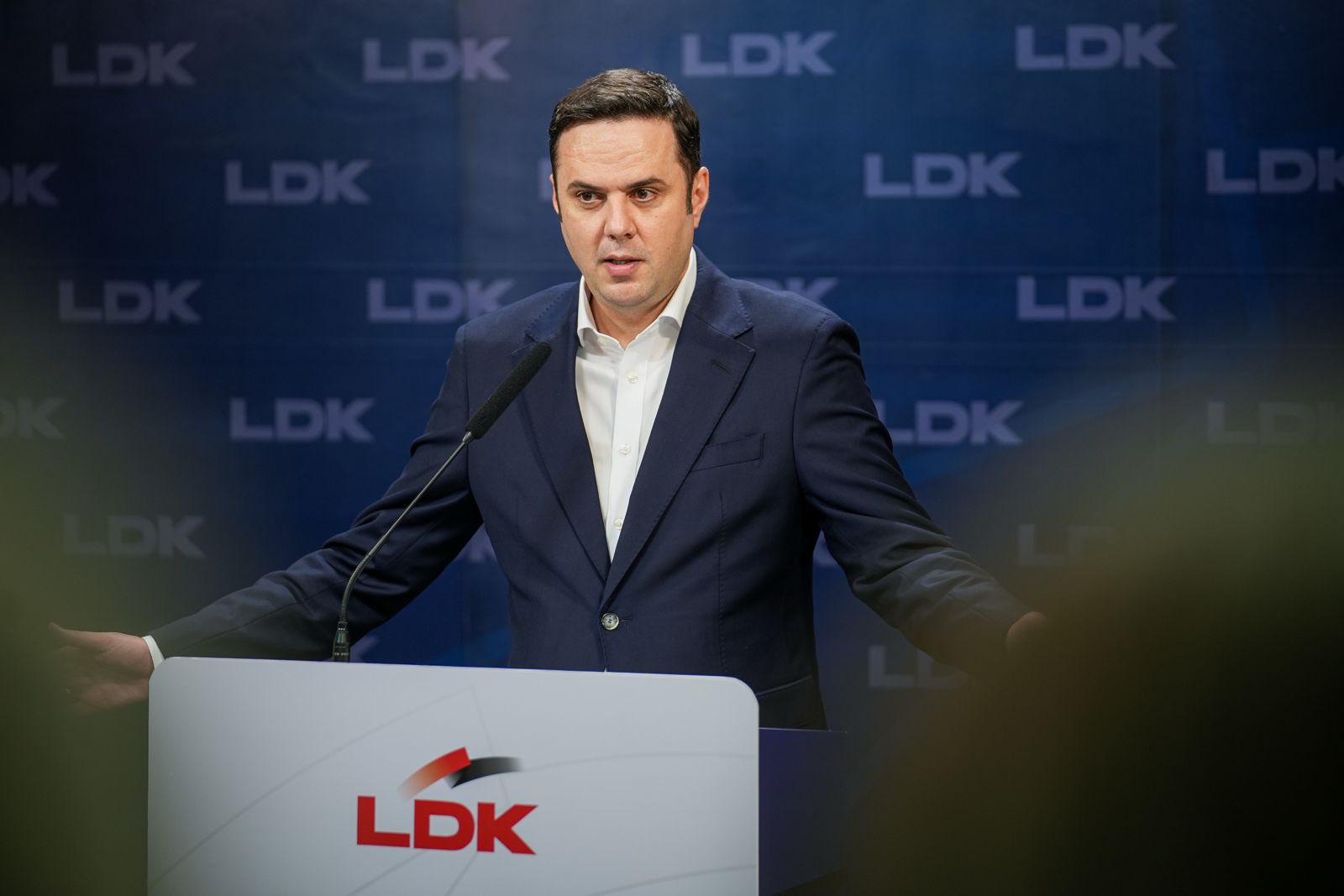 partite-minoritare-e-quajten-ldk-ne-parti-shoviniste,-reagon-ashper-lumir-abdixhiku