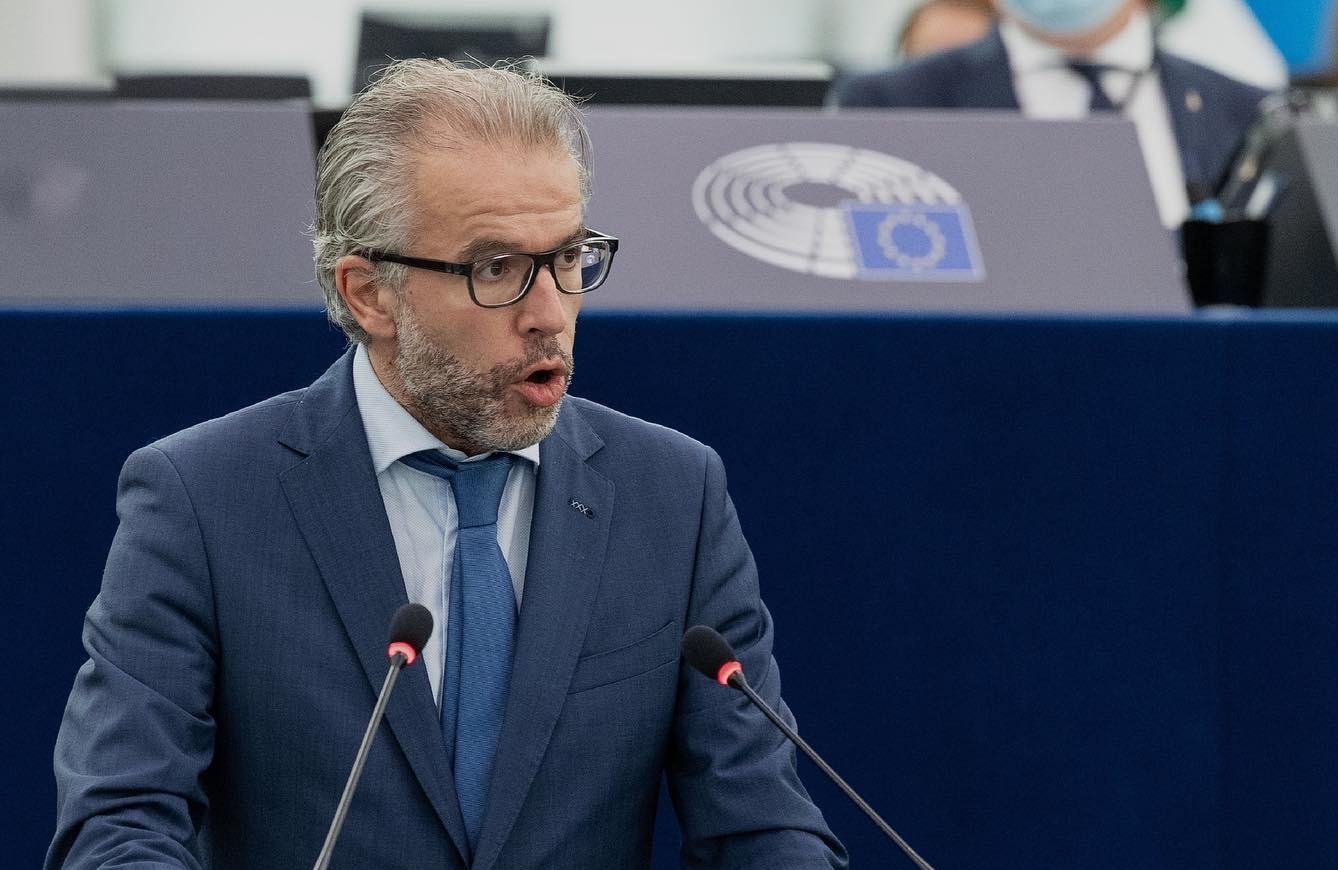 “hiqni-masat,-pranojeni-aplikimin-e-kosoves”-–-eurodeputeti-holandez-me-kerkesa-te-qarta-ndaj-be-se