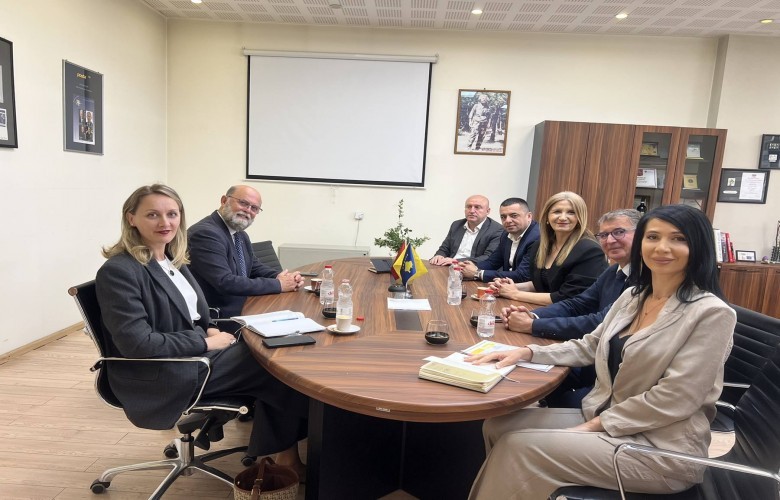 malaj:-nxisim-bashkepunimin-per-qytetaret-ne-te-dy-anet-e-kufirit
