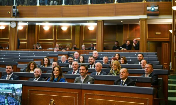 pdk-ja-konfirmon-se-do-te-marre-pjese-ne-takimin-qe-do-te-ftohet-nga-presidentja-osmani