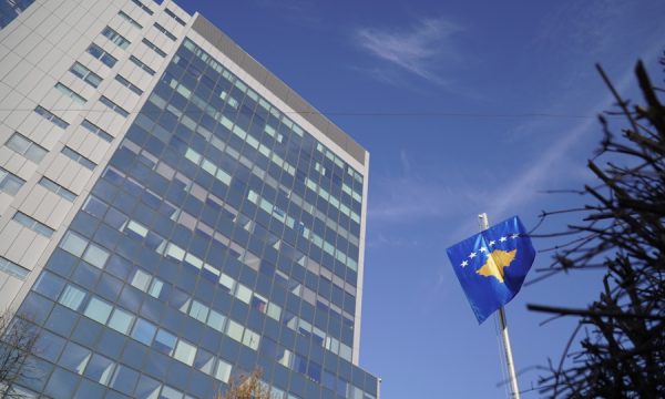 qeveria-ne-doreheqje-mirepret-kerkesen-e-pe-se-per-heqjen-e-masave-ndaj-kosoves