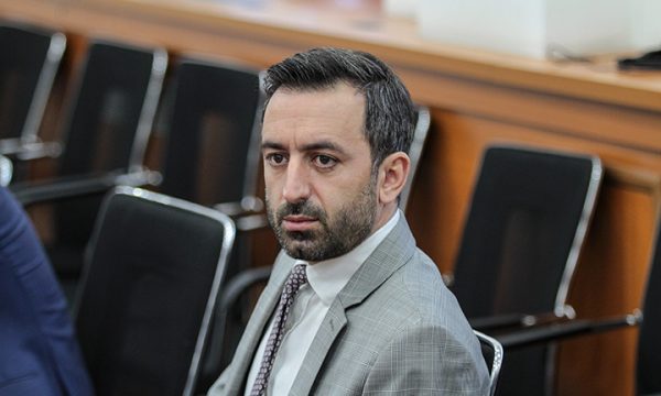 basha:-haxhiu-perseri-kandidate,-opozita-eshte-fut-ne-rruge-pa-krye