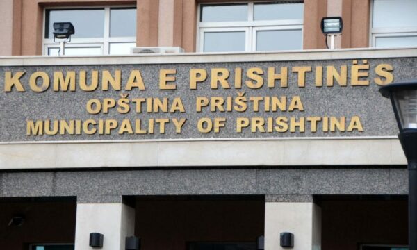 komuna-s’pagoi-asnje-cent-per-sherbimet-e-mbeturinave,-“pastrimi”:-borxhi-eshte-mbi-2.7-milione-euro