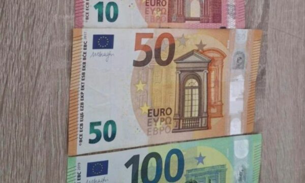 policia-e-kosoves:-25-vjecari-nga-shtimja-dorezon-portofol-te-gjetur-me-para-dhe-dokumente