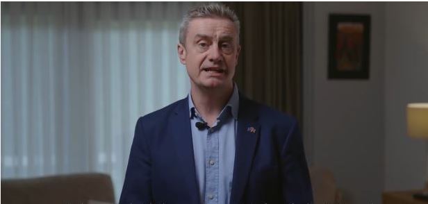 ambasadori-britanik,-kurtit:-formojeni-sa-me-shpejt-qeverine