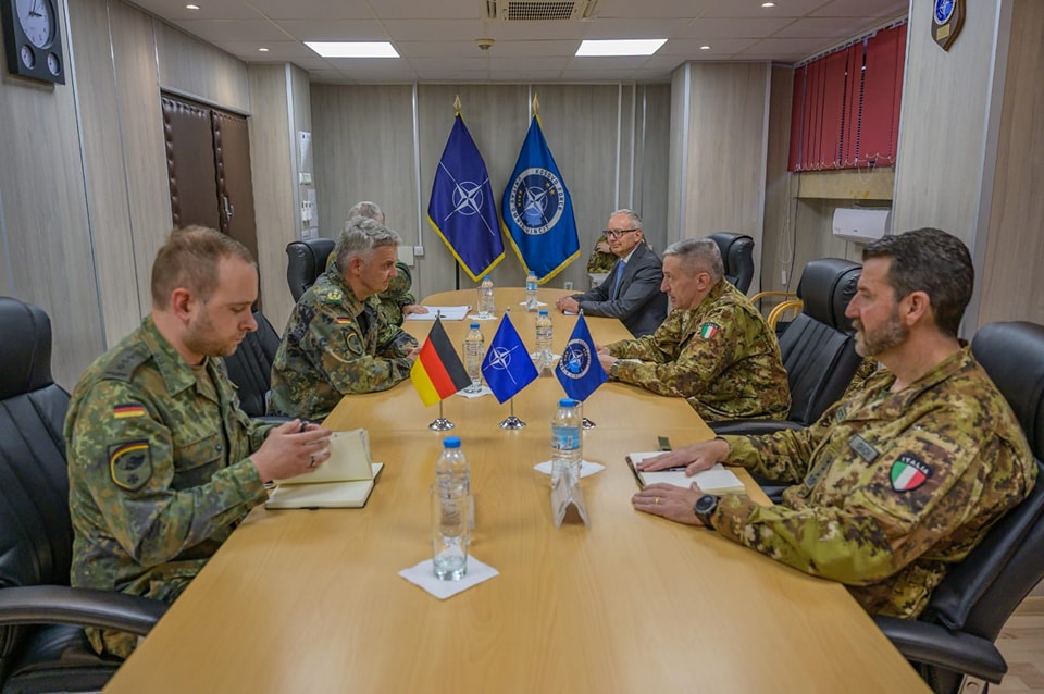 gjenerali-gjerman-vizite-ne-kfor,-kerkohet-fryme-e-re-dialogu-kosove-serbi
