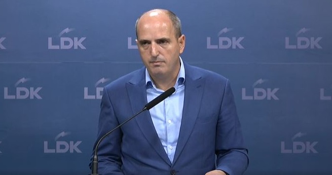 hyseni:-presim-reflektim-dhe-qasje-te-re-–-numrat-nuk-po-mjaftojne-per-asnje-pale