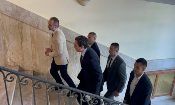 takimi-me-osmanin,-kurti-arrin-i-fundit-ne-presidence
