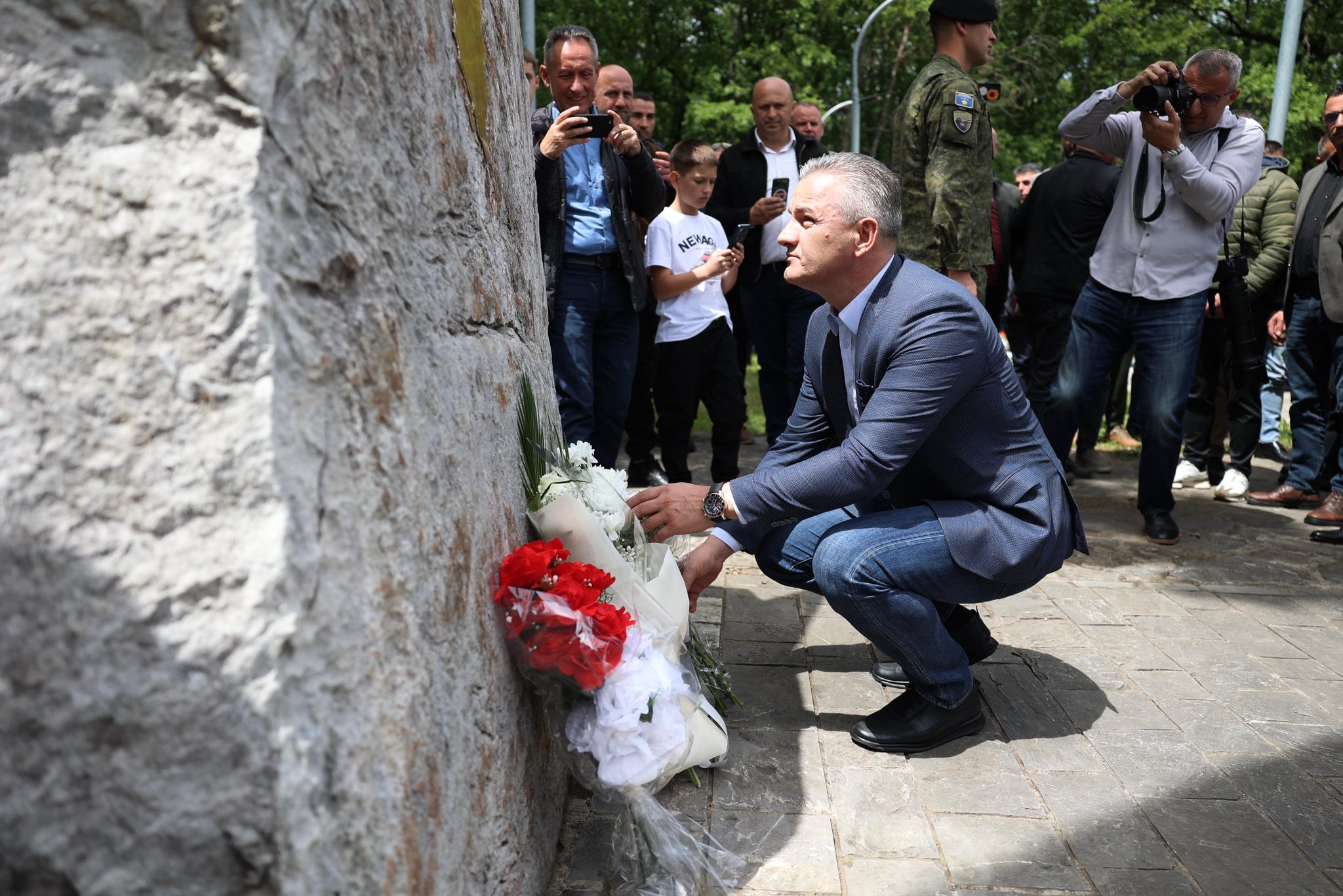 bekim-jashari:-sot-perkujtuam-26-vjetorin-e-clirimit-te-fshatit-shqiponje