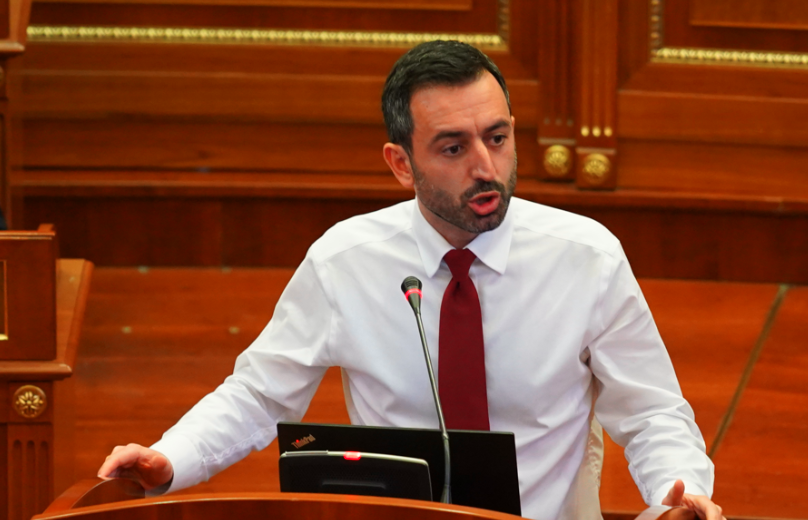 vv-ja-e-ndryshon-folesin-ne-konferenca,-perfaqesohet-nga-dimal-basha