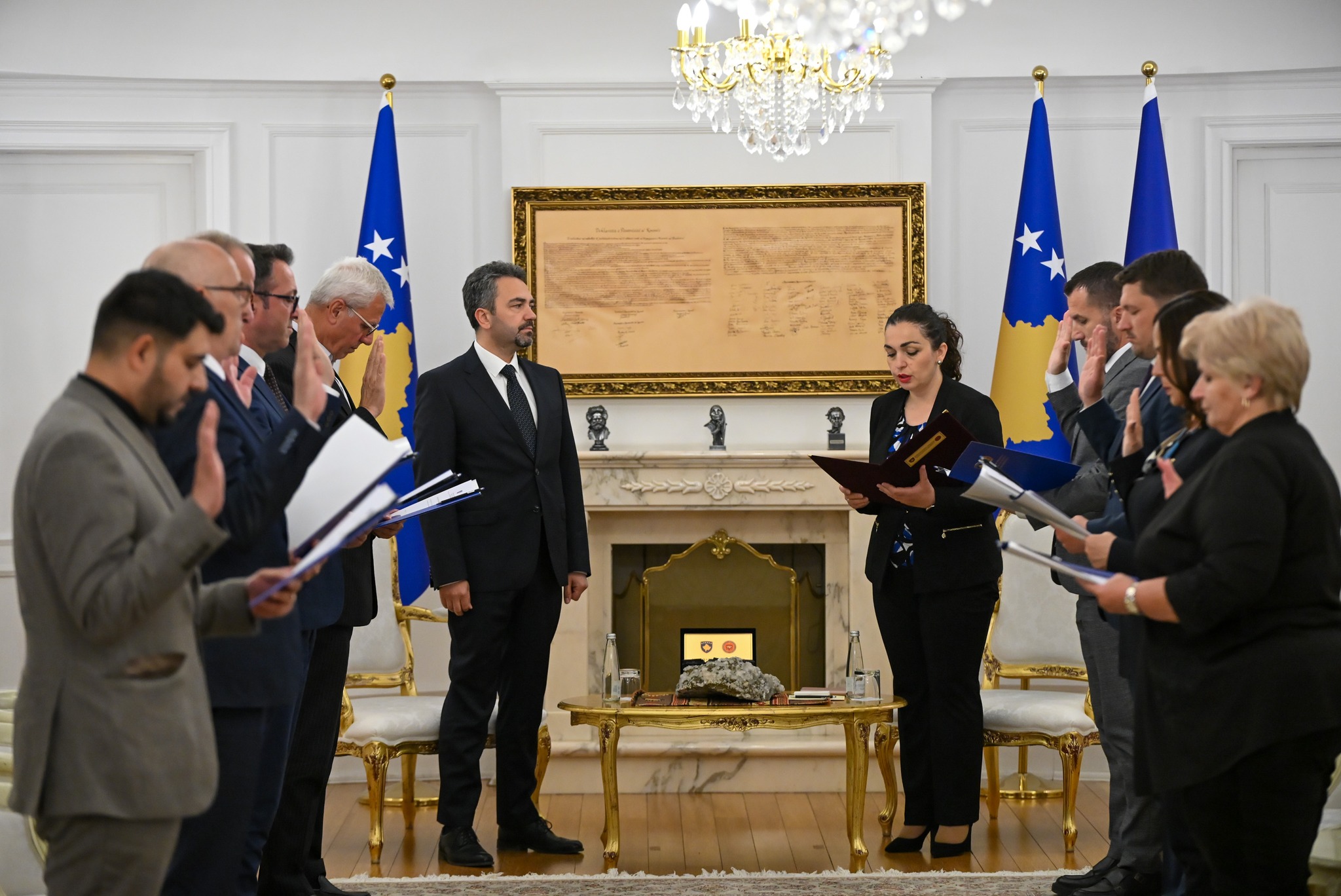 anetaret-e-rinj-te-kqz-se-betohen-para-presidentes-osmani