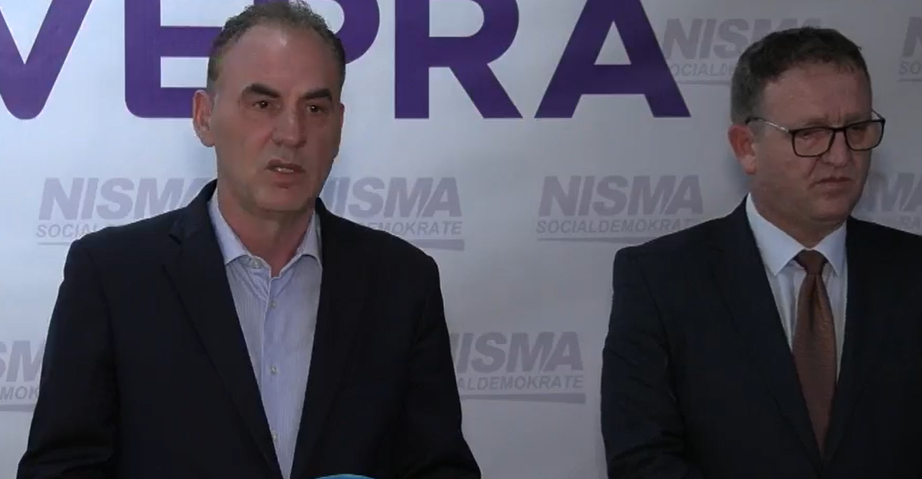 limaj-ia-“grabit”-aak’se-forumin-e-intelektualeve,-i-merr-ne-parti