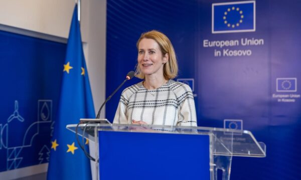 be-permbledh-viziten-e-pare-te-kallas-ne-kosove:-stabiliteti-varet-nga-dialogu,-jo-nga-konfrontimi