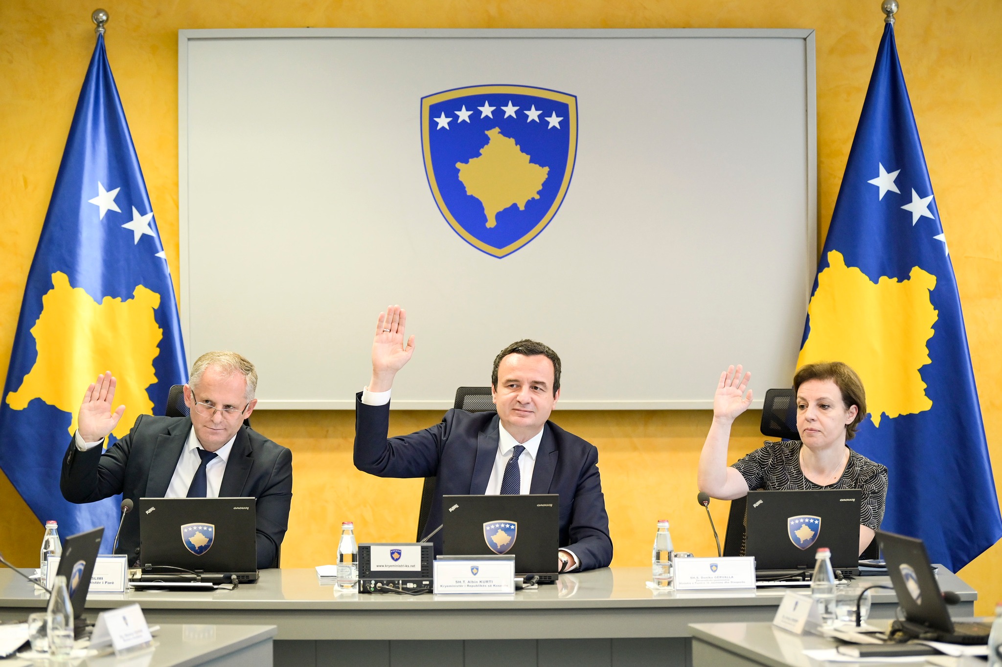 qeveria-ne-detyre-po-kritikohet-per -13-vendime,-konsiderohen-anti-ligjore