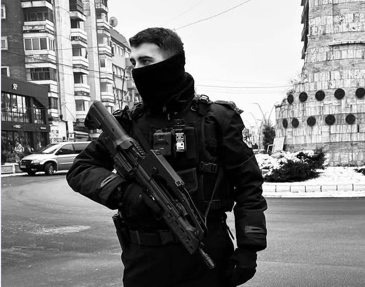 reagon-polici-ndaj-te-cilit-serbia-leshoi-fletarrest:-do-vazhdoj-me-integritet-dhe-perkushtim